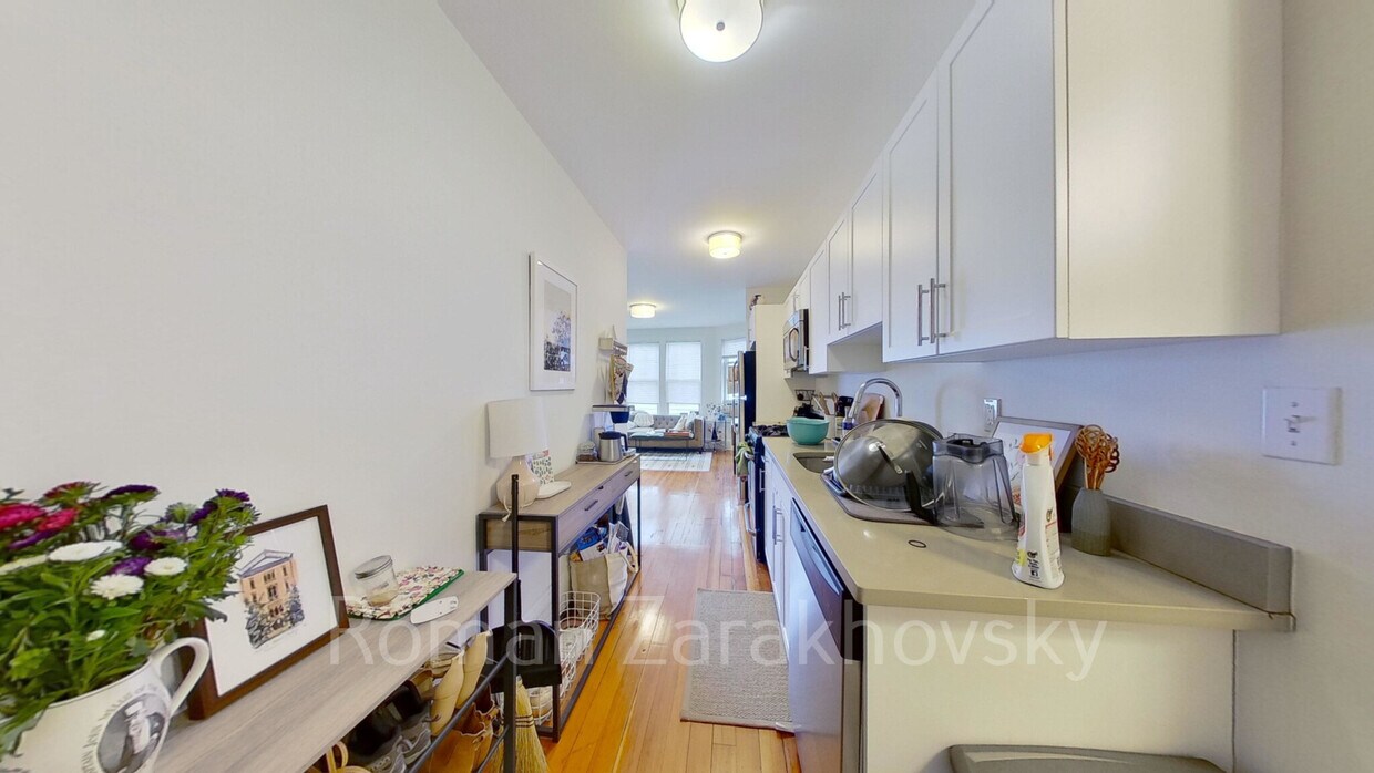 Primary Photo - 83 Harvard St