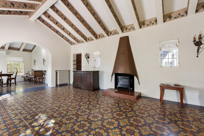 Foto del edificio - Sprawling Downtown Austin 4/3 home in Nort...
