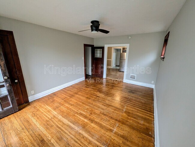 Building Photo - 5015 Mardel Ave