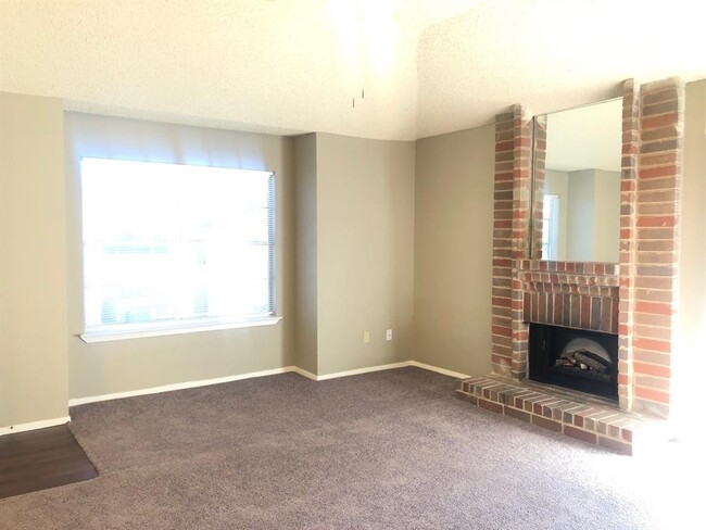 Building Photo - 2222 Millstone Dr