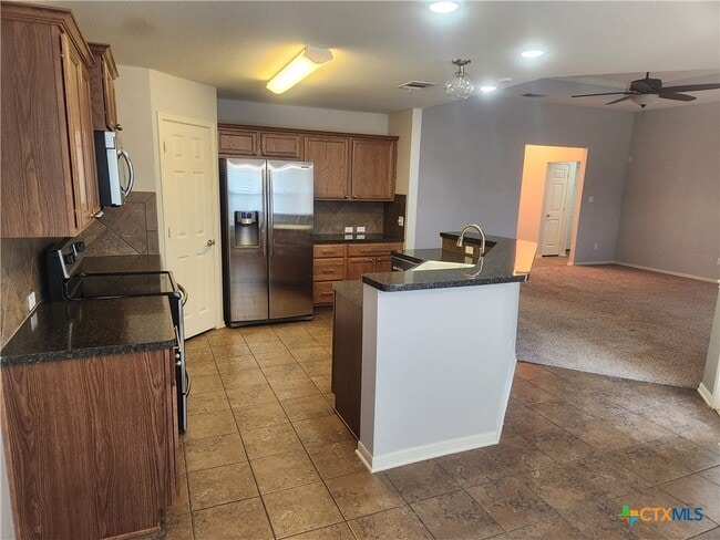 Foto del edificio - 5615 Fair Hill Dr