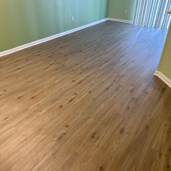 Building Photo - Lovely 2-Bedroom Condo with Modern Comfort...
