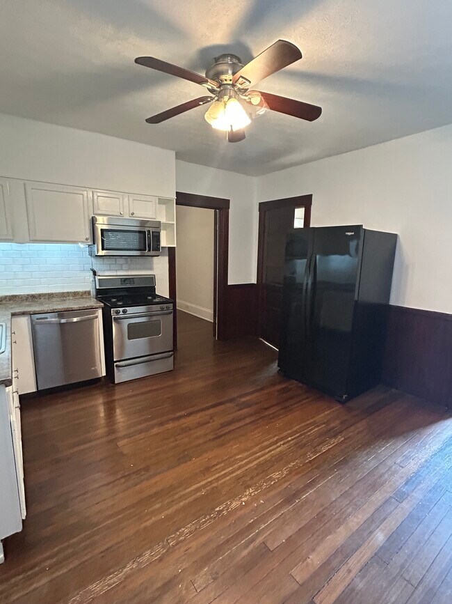 Building Photo - 1567 Wagar Ave