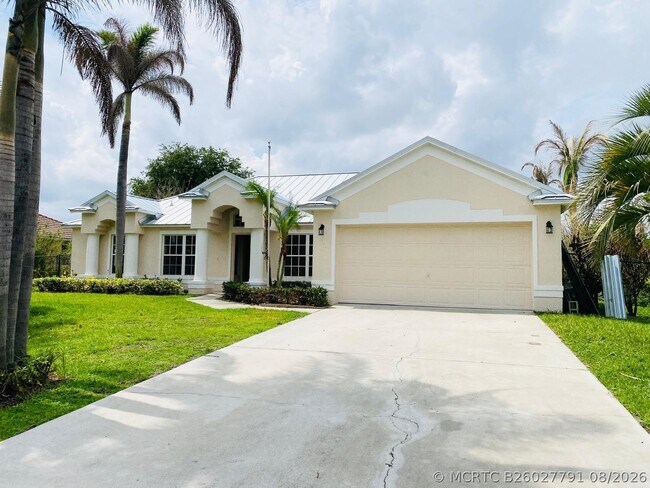 Foto del edificio - 5952 NW Baynard Dr
