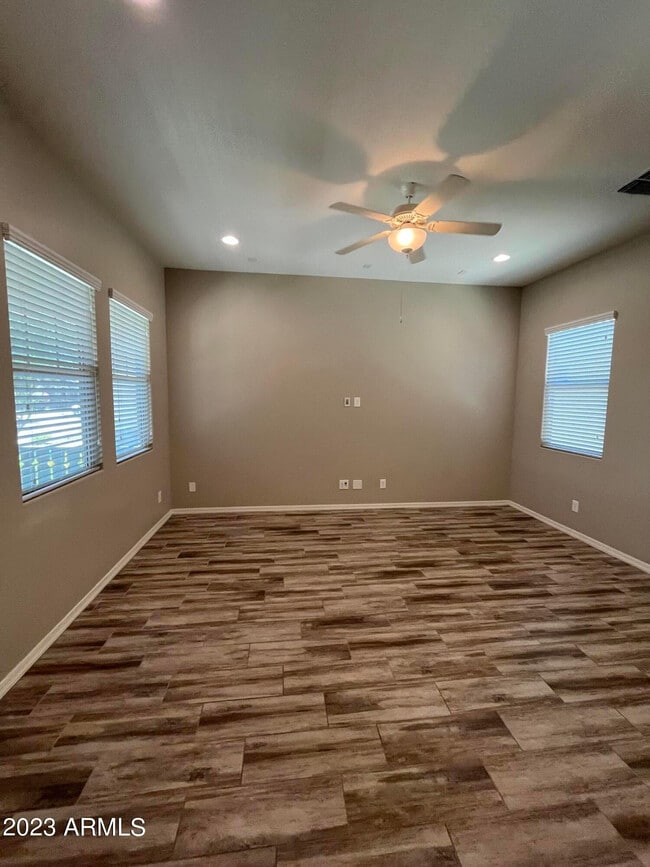 Foto del edificio - 4225 E Ronald St