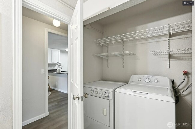 Building Photo - 9484 Redmond - Woodinville Rd NE