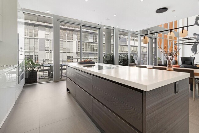 Foto del edificio - 250 NW 24th St