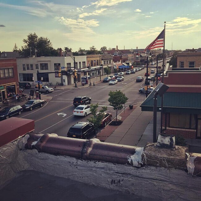 Foto del edificio - 1502 Hertel Ave
