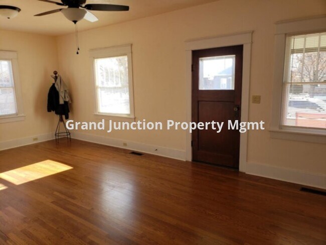 Building Photo - Cute, Remodeled Home near Downtown