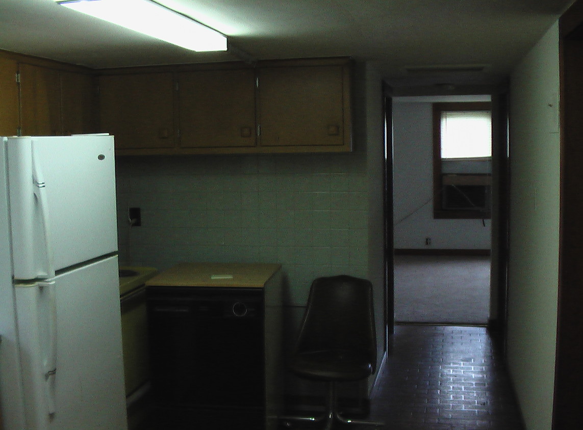 Kit. looking in - 538 W Exchange St