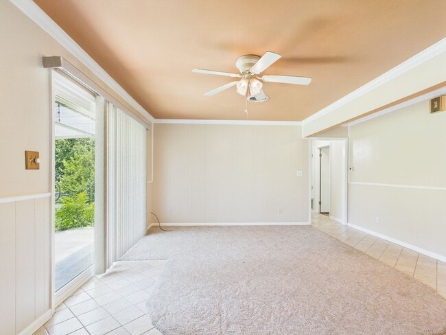 Building Photo - Open-Concept 3 Bedroom Home with Spacious Kitchen
