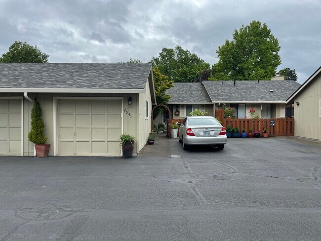 Foto del edificio - Bright 2 bedroom, 1 bath in a Private community with surrounding amenities in Hillsboro Magnolia ...