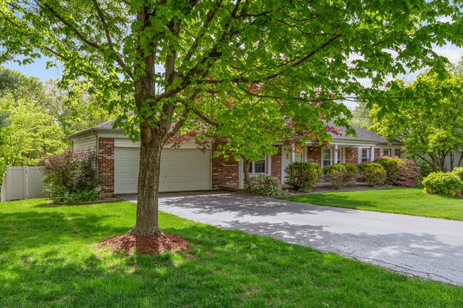 Building Photo - 12166 Royal Valley Dr