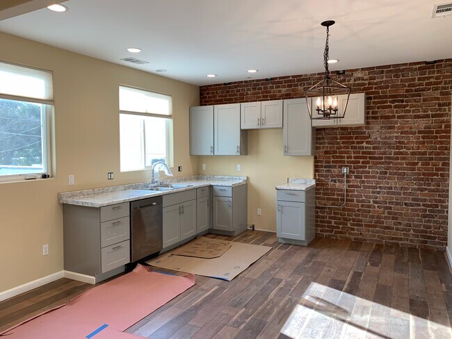 Foto del edificio - 5910 El Camino Real