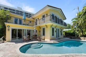 Building Photo - 518 N Riverside Dr