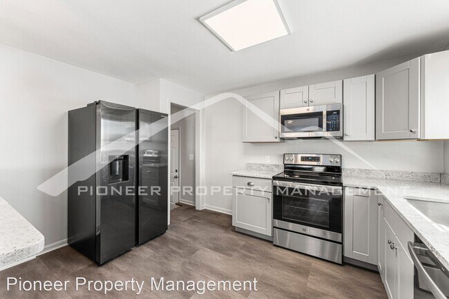 Foto del edificio - 3 br, 2 bath House - 6095 W 8th Ave.