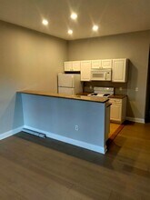 Building Photo - 38 Imlay St