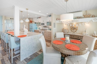 Building Photo - 303 8th St