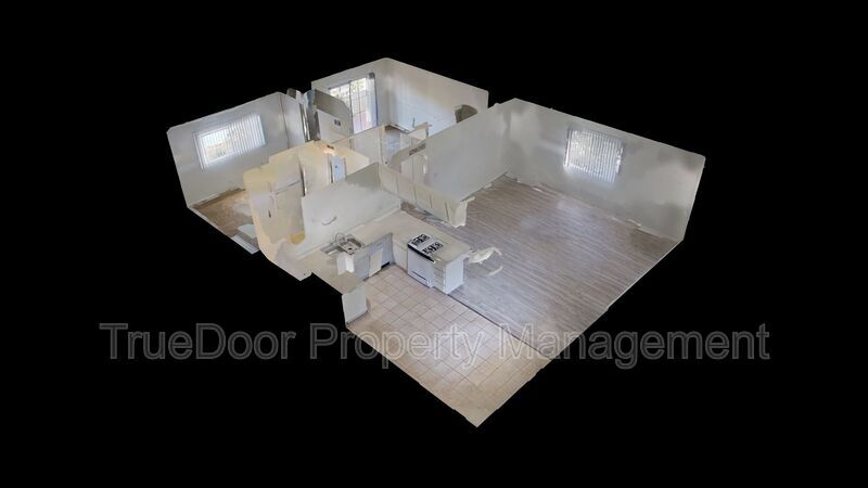 Primary Photo - 539 N Tustin Ave