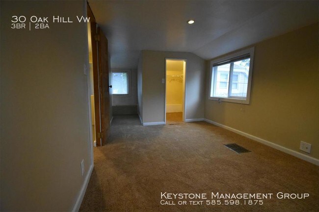 Building Photo - 30 Oak Hill View