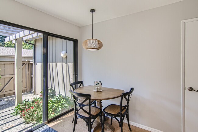 Kitchenette - 265 Munroe St