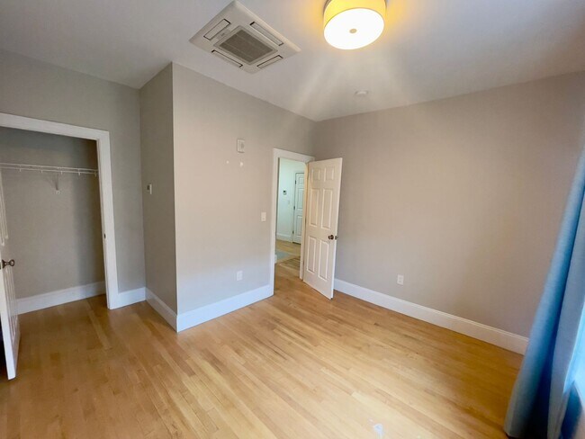 Building Photo - Gardner St Allston - 2bed / 1bath - No Fee - Modern Apartment