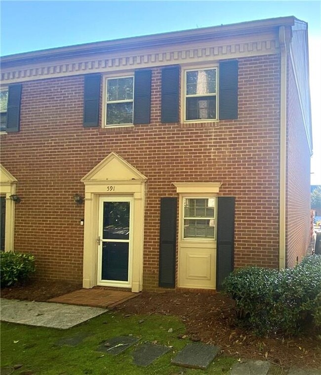 Building Photo - 591 Wedgewood Dr