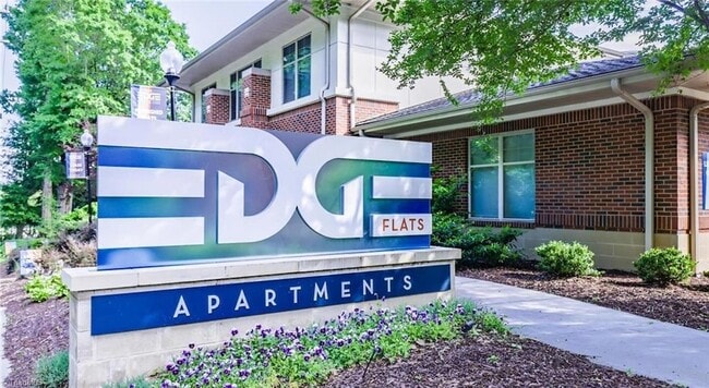 Building Photo - 111 Edgeway Dr