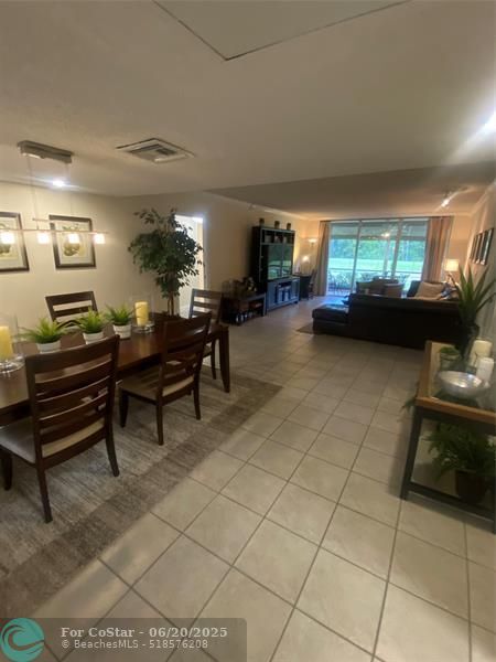 Foto del edificio - 4007 N Cypress Dr