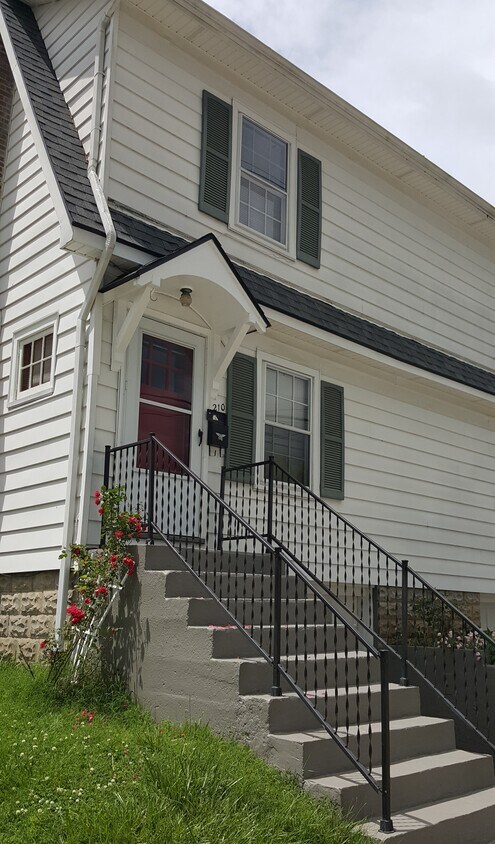 Primary Photo - 210 Logan St