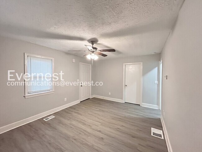 Foto del edificio - 2175 Pansy St NW