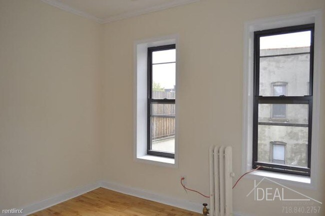 Building Photo - 400 2nd St