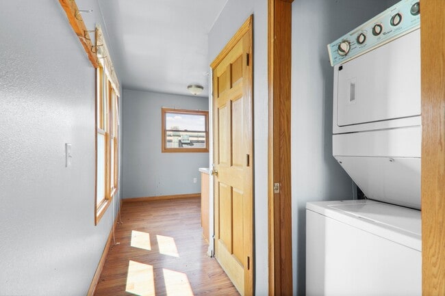 Washer/Dryer in unit - 217 E Jefferson St