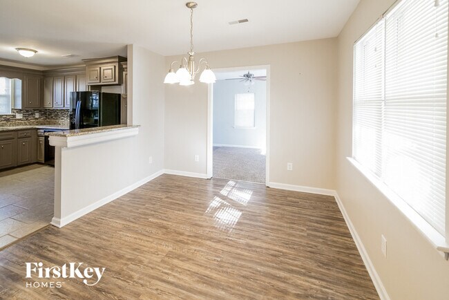 Building Photo - 7850 Elderberry Cir