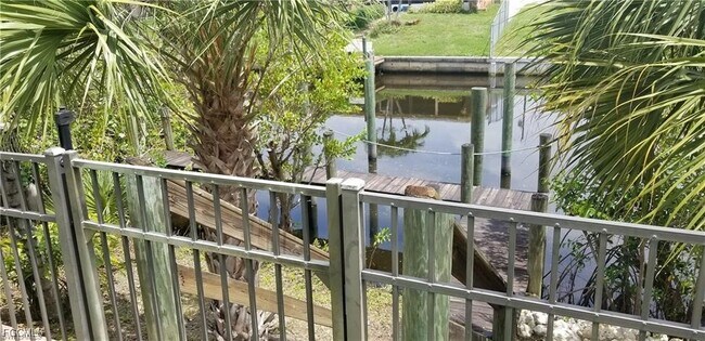 Building Photo - 9358 Palm Island Cir