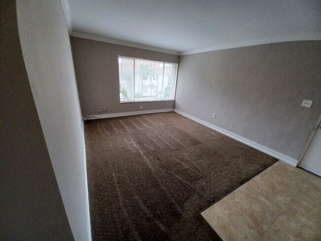 Building Photo - 1830 Maravilla Ave