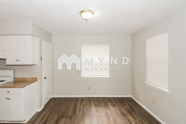 Building Photo - 3 br, 1 bath House - 6875 Embassy Cir