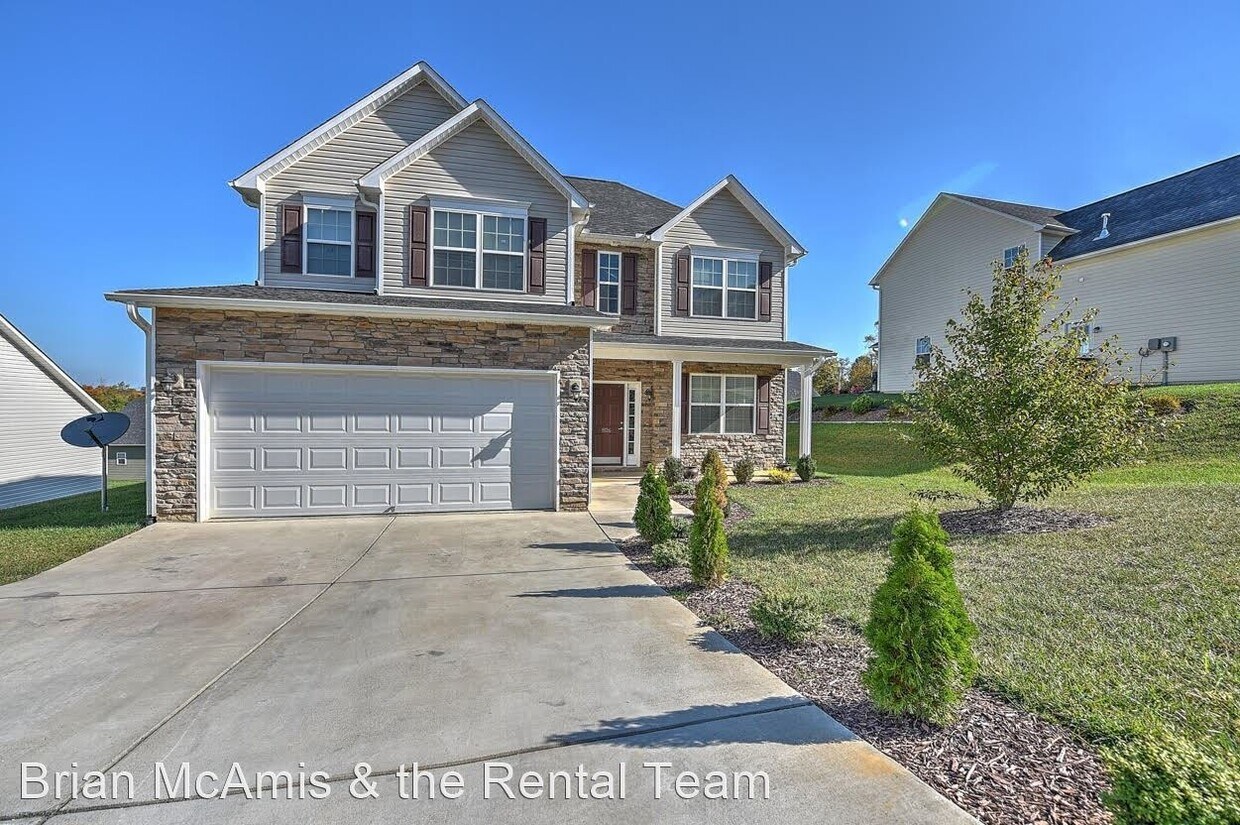 Foto principal - 3 br, 2.5 bath House - 826 Hackney Rd.