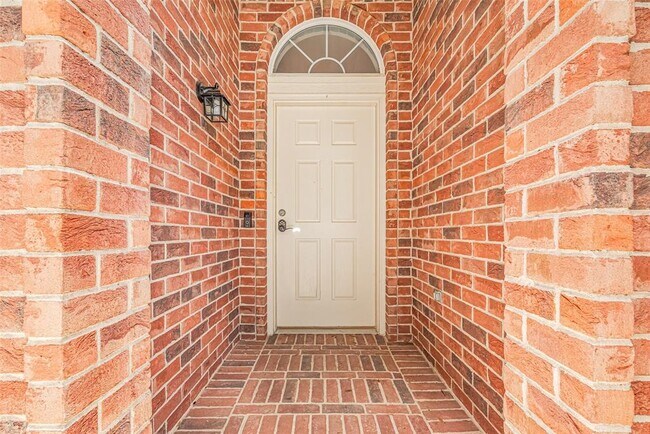 Foto del edificio - 5502 Baldwin Elm St