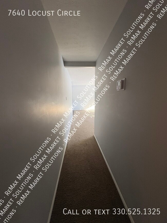 Foto del edificio - 7640 Locust Cir