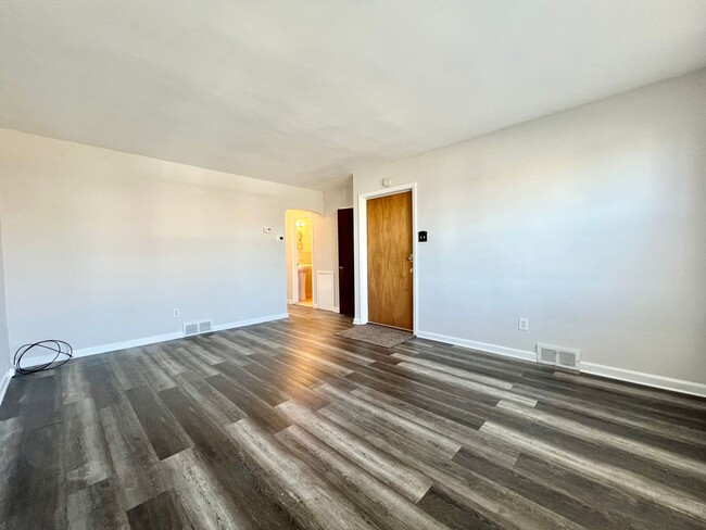 Building Photo - 106 Chester Pike