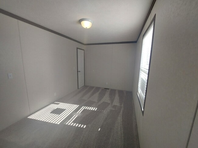 Building Photo - 114 Delta Dawn Dr