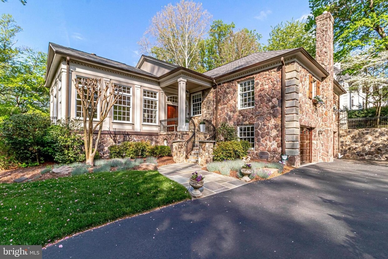 Foto principal - 1125 Basil Rd