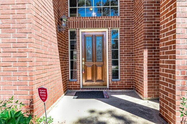 Foto del edificio - 7902 Feather Springs Dr