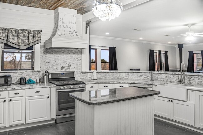 Building Photo - 17221 Steger Ln