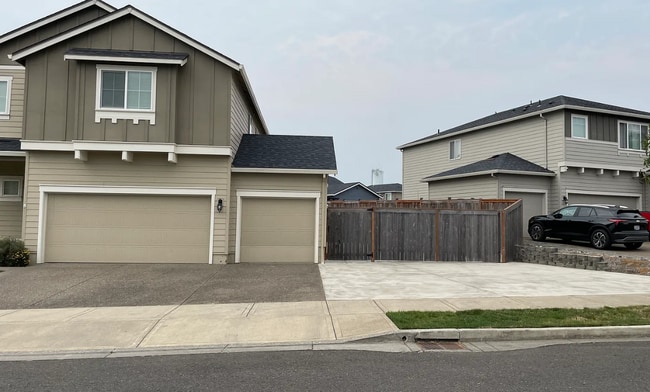 Building Photo - 2777 S Red Tail Loop