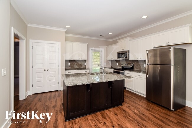 Building Photo - 5521 Park Side Rd