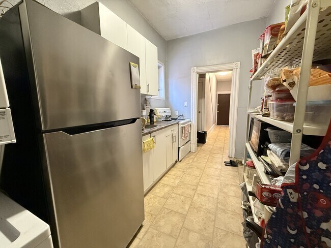 Building Photo - 145 Grant Ave