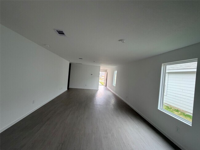Foto del edificio - 29655 Knollwood Bay Rd