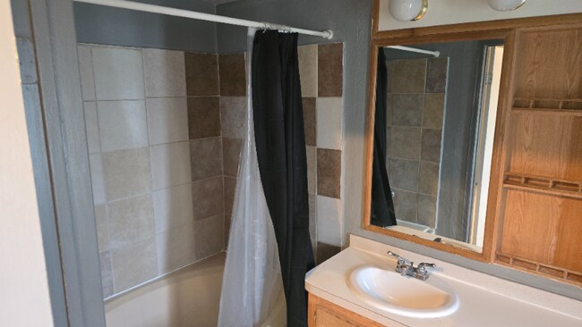Foto del edificio - 1430 Highland Dr